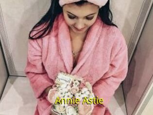 Annie_Astie