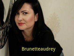 Brunetteaudrey
