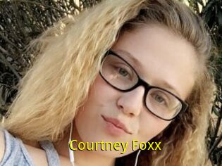 Courtney_Foxx