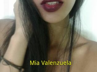 Mia_Valenzuela