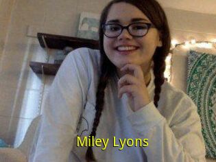 Miley_Lyons
