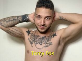 Tomy_Fox