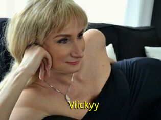 Viickyy